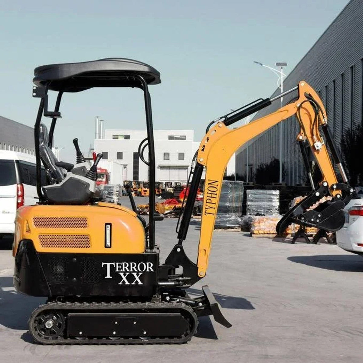 Mini-pelle TYPHON TERROR XX 2025 – 1 814 kg, chenilles en caoutchouc et moteur diesel Kubota D902